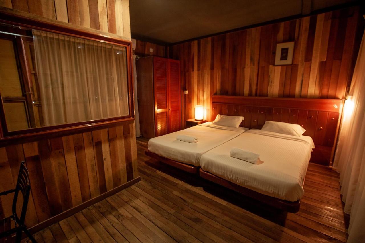 Joe Fisherman Inn Kampung Teluk Nipah Kültér fotó